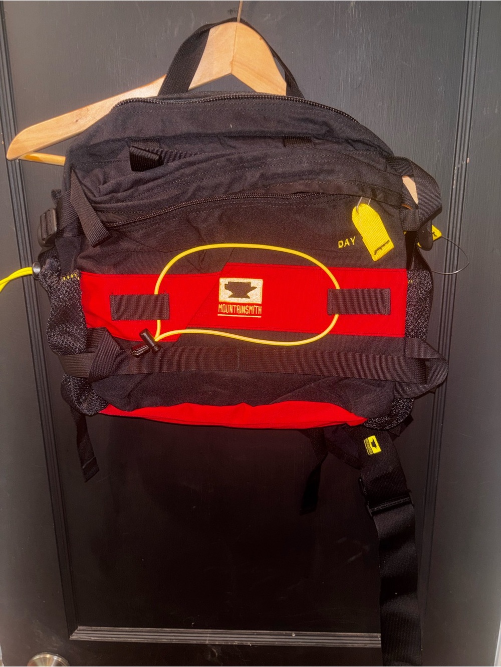 Mountainsmith Day Black Red Lumbar Daypack Hiking Backpack Tags NWT